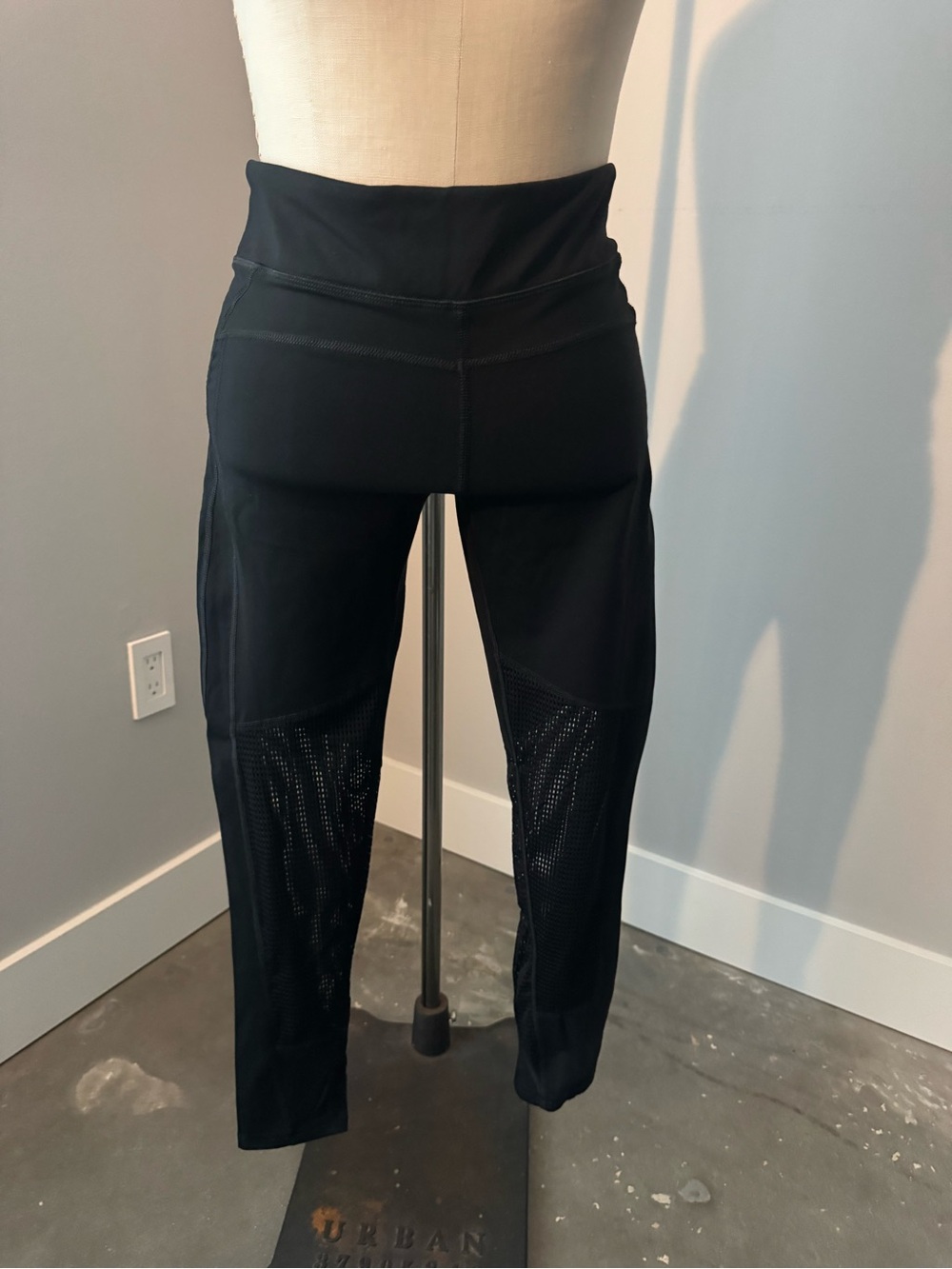 Trina Turk Black Active Leggings